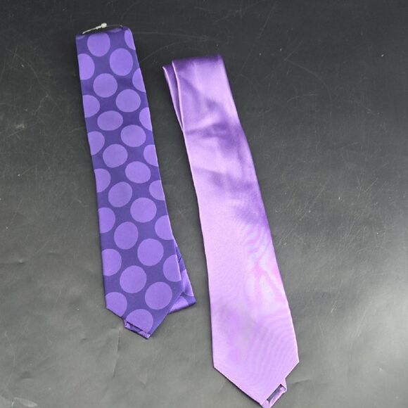 Like NEW Paul Fredrick Purple Polka Dot and Solid Purple Silk Tie Set (2) - Picture 1 of 8